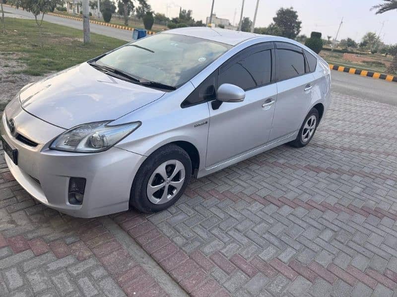 Toyota Prius 2011 3