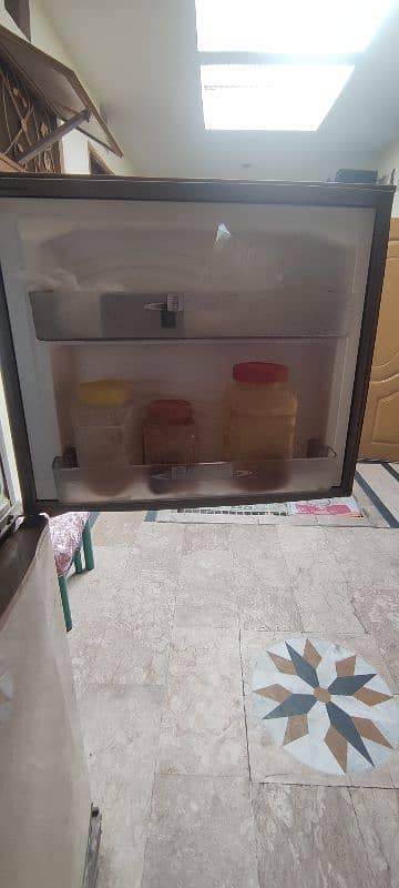 Medium size fridge 3