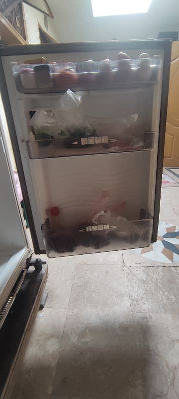 Medium size fridge 8