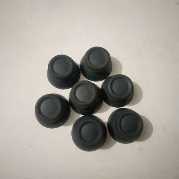 PS5 and Xbox one controller caps 0