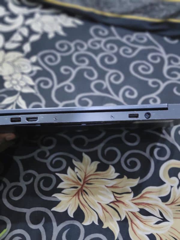 Dell Latitude E7240 6