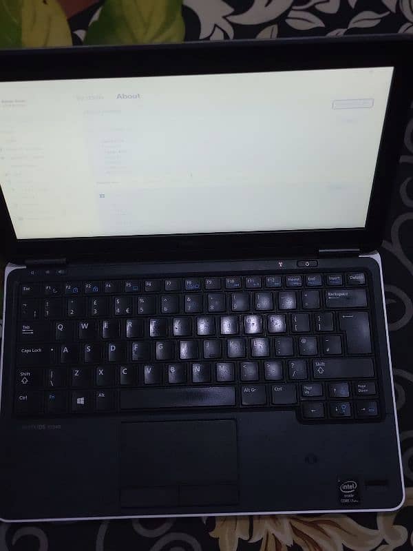 Dell Latitude E7240 8