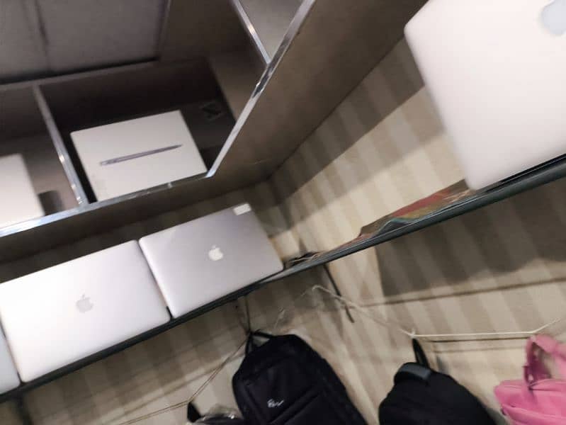 i7 i9 M1 M2 M3 Apple MacBook Qty available 1
