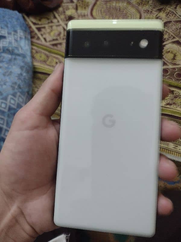 google pixel 6 8/128, with earbuds 5