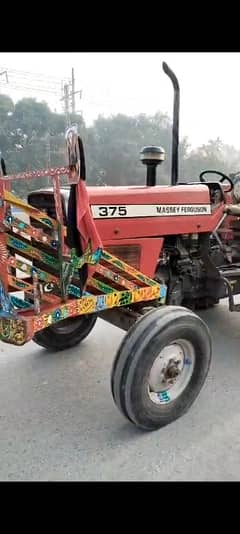 Massey Ferguson MF375