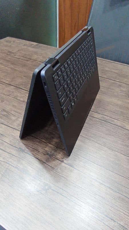 Dell 7420 2 in 1 1