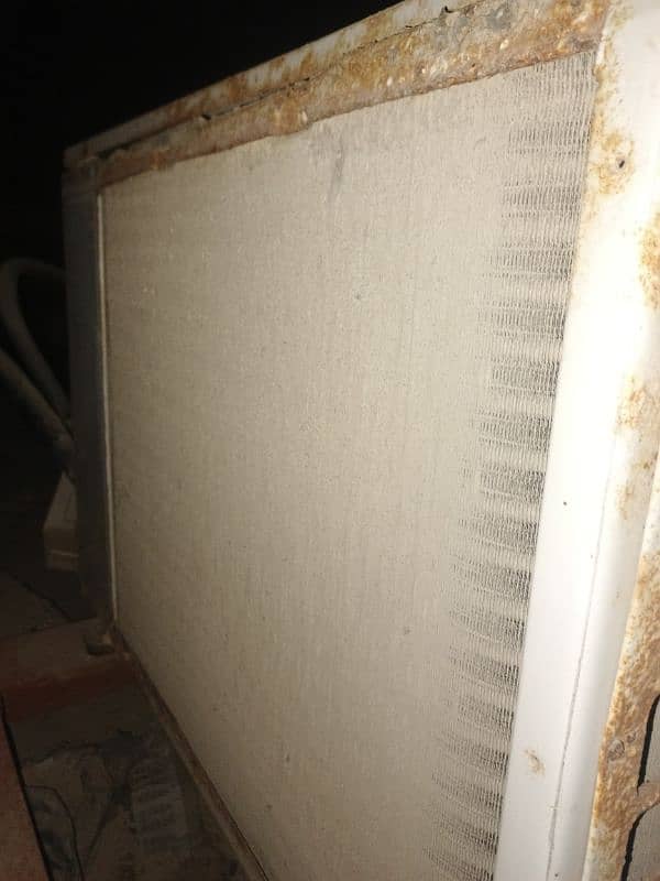 1 ton split ac for sale gas need to refill korangi 4