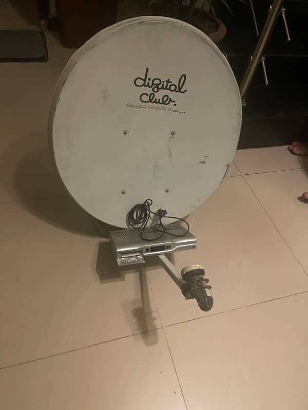 ZENEGA DISH TV BOX AND DISH ANTENNA WITH LNB 1