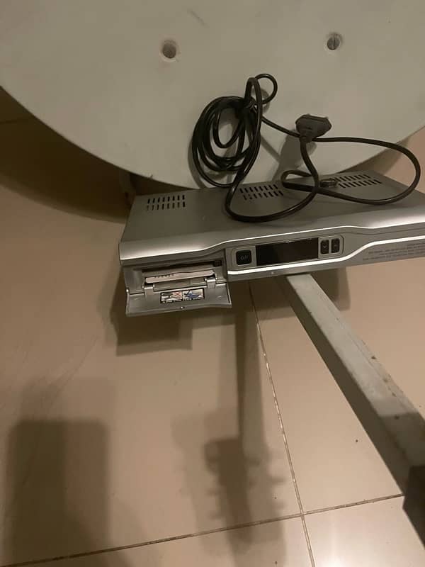 ZENEGA DISH TV BOX AND DISH ANTENNA WITH LNB 3