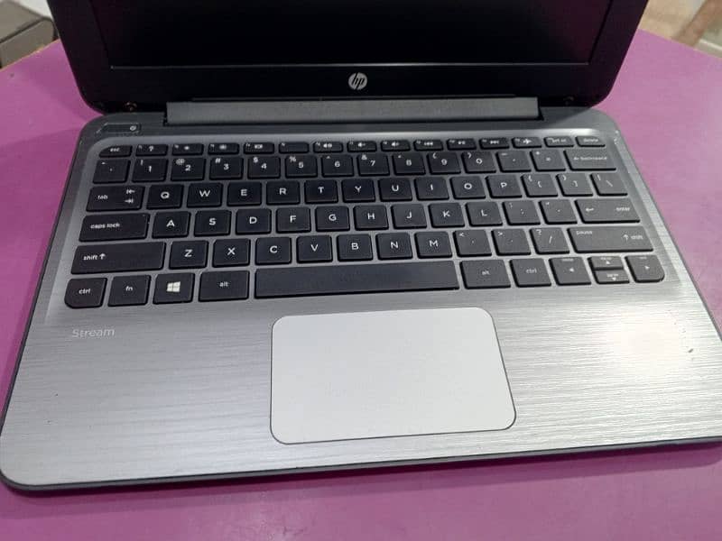 HP Stream 11 Pro g2 3