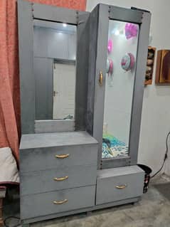 Dressing Table With Makeup Storage