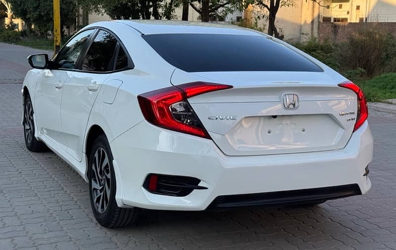 Honda Civic Oriel 2018 17