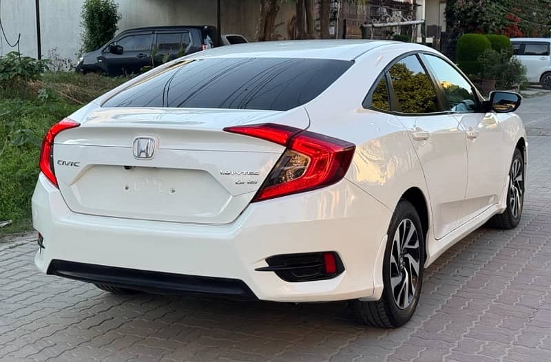 Honda Civic Oriel 2018 18