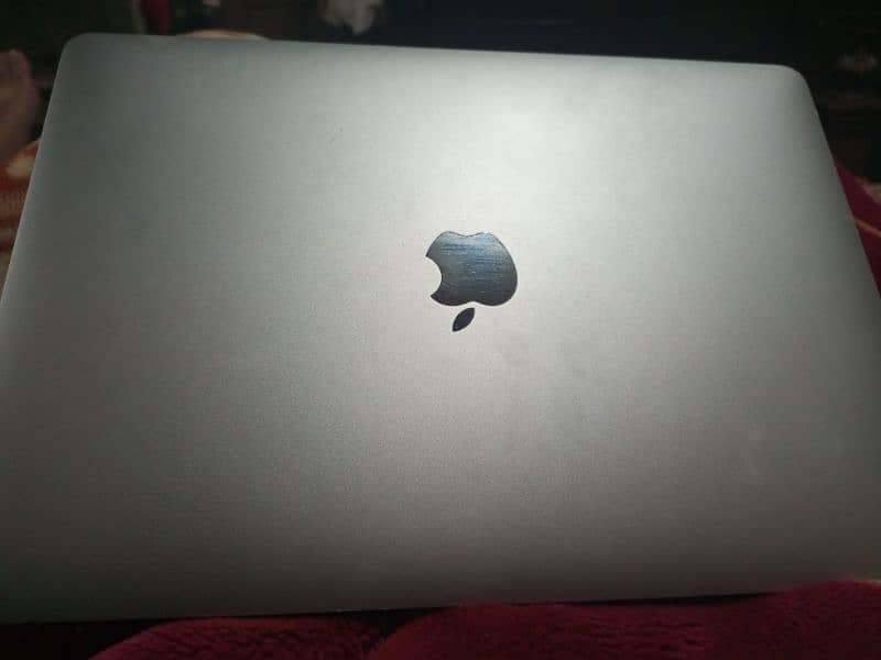 Apple macbook 2020 M3 2