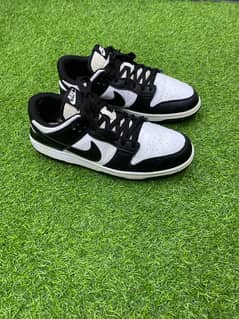 NIKE DUNKS - PANDA