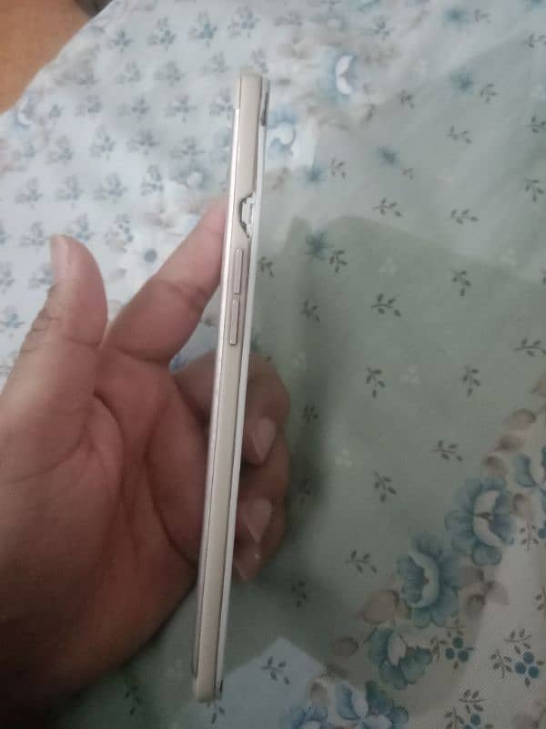 Oppo F1s 4/64 2