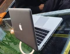 Apple MacBook pro mid 12 core i5 4gb/500gb