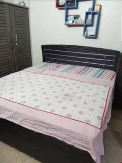 King Size Bed Set Without Matress Urgent sell