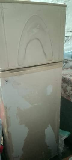 dawlance medium refrigerator