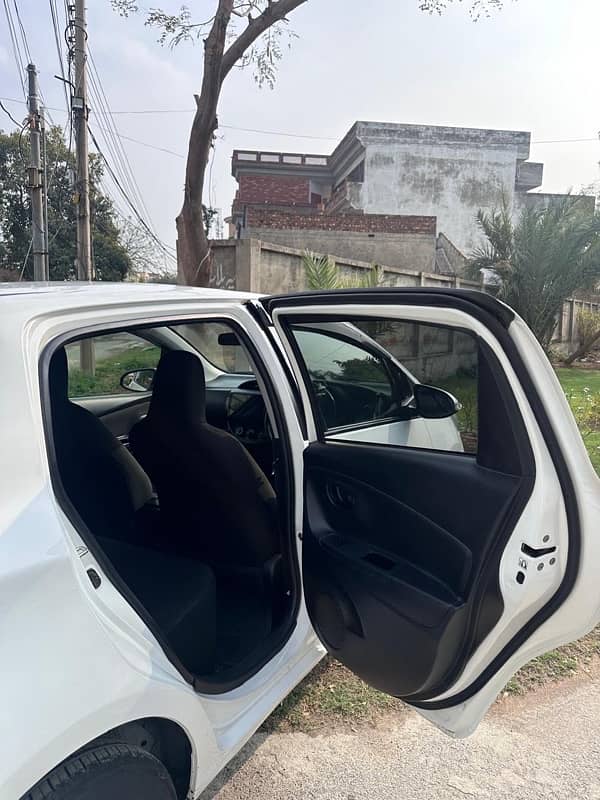 Toyota Vitz 2019 10