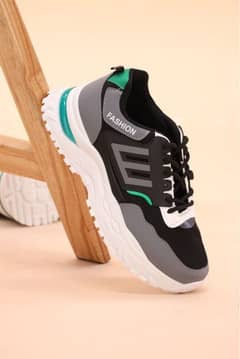 Stylish Men's Sneakers - Trendy & Comfortable