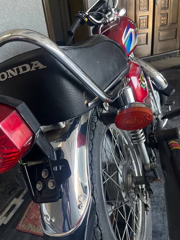 honda 125 bike Lush 4