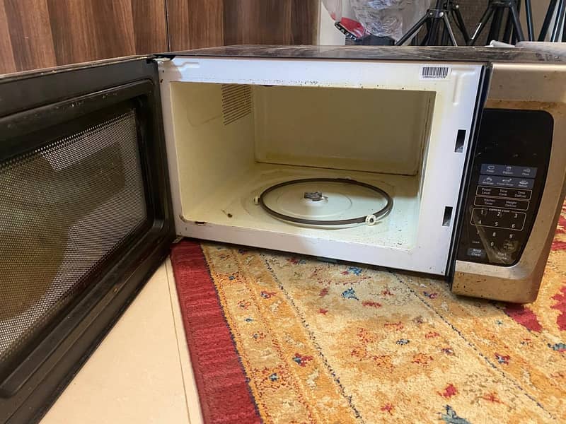 Dawlance Microwave 1