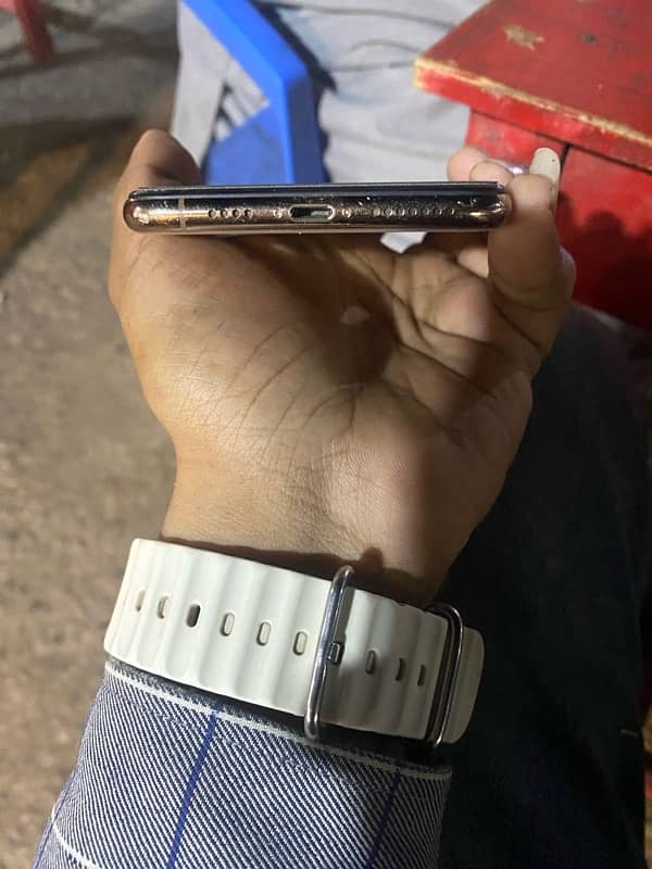 IPhone XS Max factory unlock 5