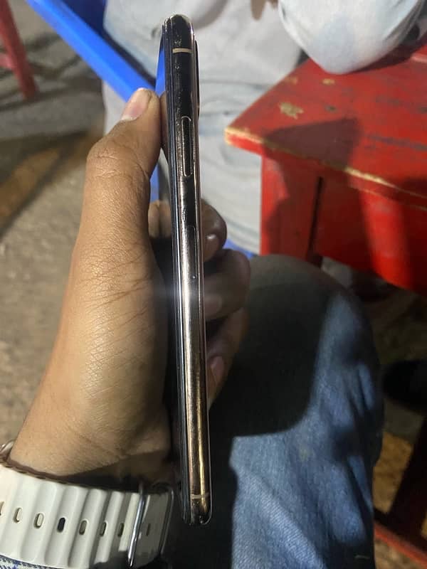 IPhone XS Max factory unlock 8
