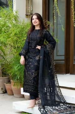 embroidered dress lawn 3pcs brand