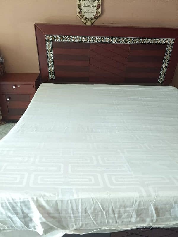 Double bed with diamond supreme mattres dressing and one side table 1