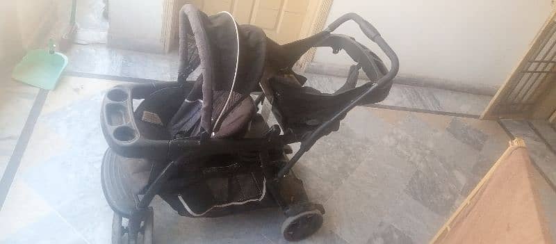 twin pram 2