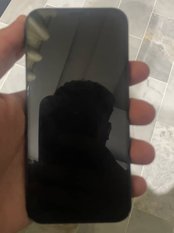 10/10 water pack 128GB  92 helath full ok WhatsApp no 03239114822 1