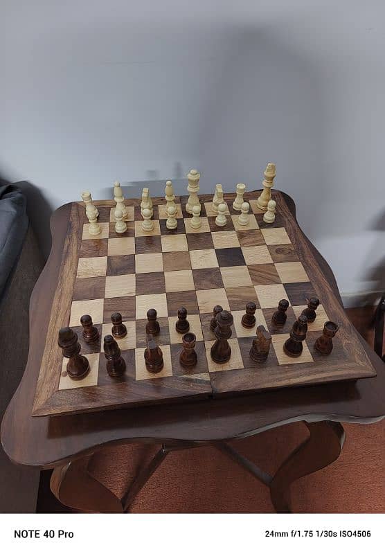 wooden chess 0