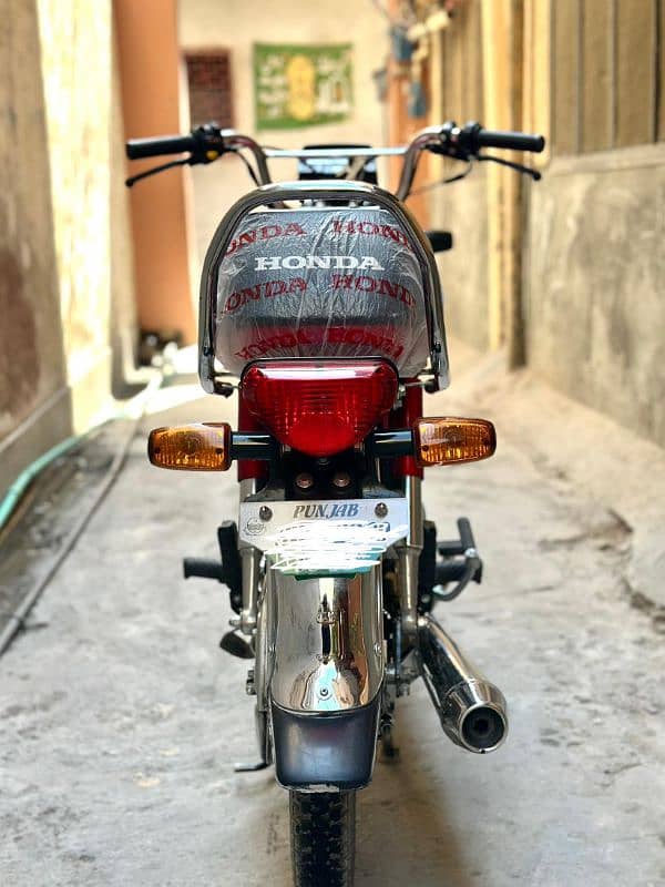 honda 70 red colour 3