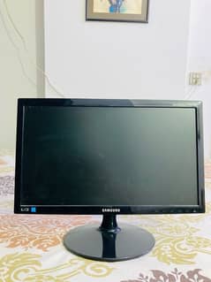 19 inch Samsung Led with original Box