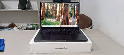 Macbook pro M4 2024 14" 16/512 Just open Box Only 3 cycle count