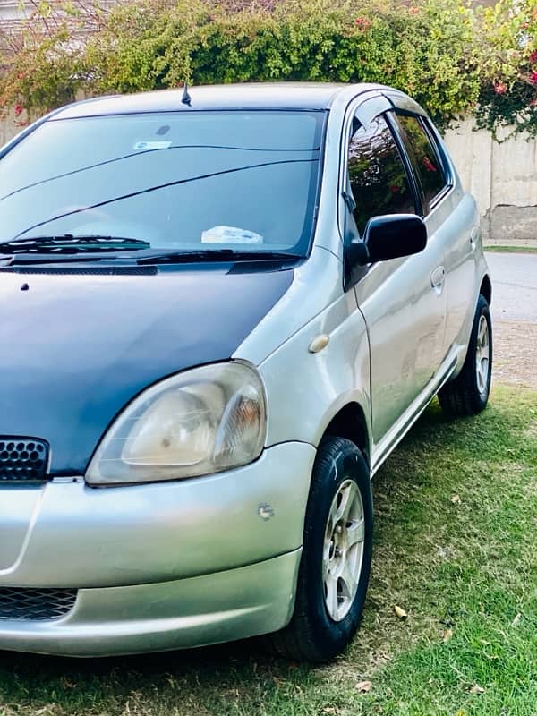 Toyota Vitz 2000 1