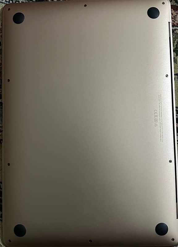 Apple MacBook Air M1, 8gb, 256gb pristine condition. 2