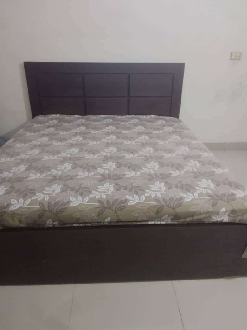 Used bed set. 3