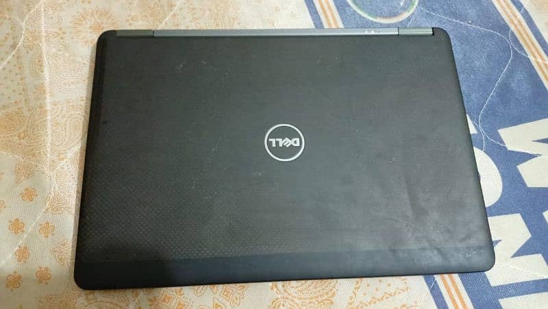dell latitude E 7440  i5 4th Gen 0