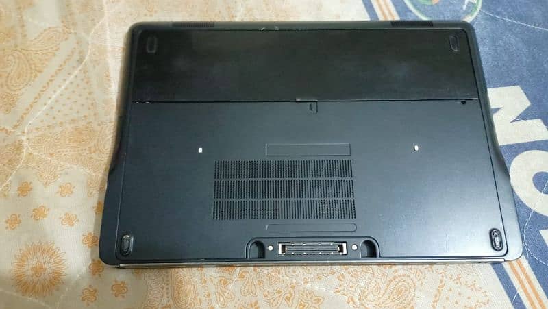 dell latitude E 7440  i5 4th Gen 5
