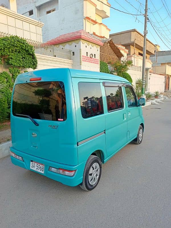 Daihatsu Hijet 2018 4