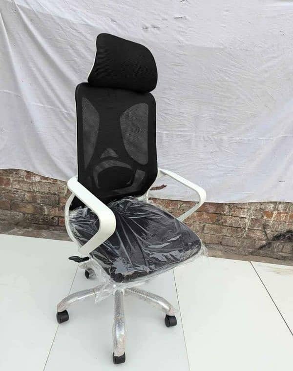 ergo white chair 1