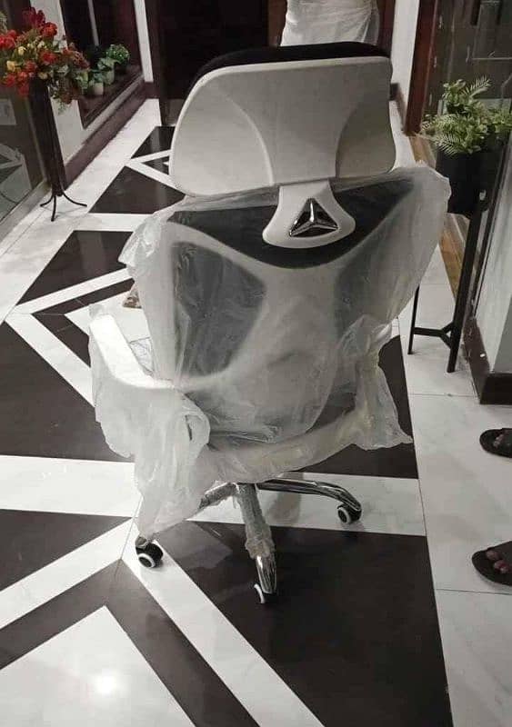 ergo white chair 4