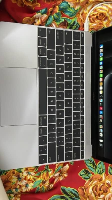 macbook 2017 12 inch 5