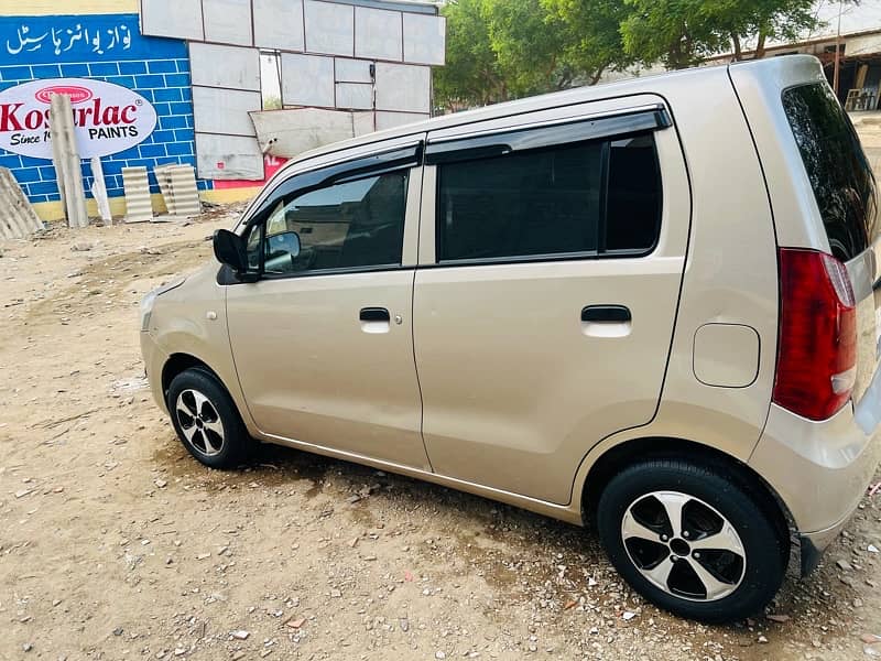 Suzuki Wagon R 2015 3