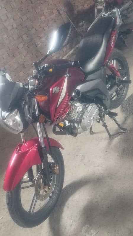 Suzuki 125 GSX 6