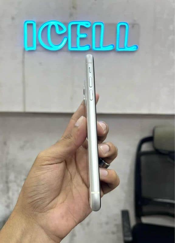 iphone 11 64 GB 2