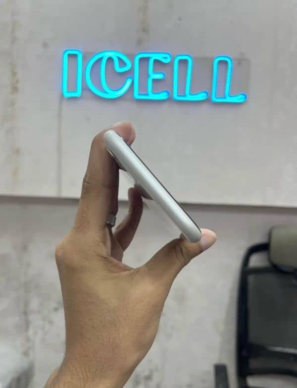 iphone 11 64 GB 4